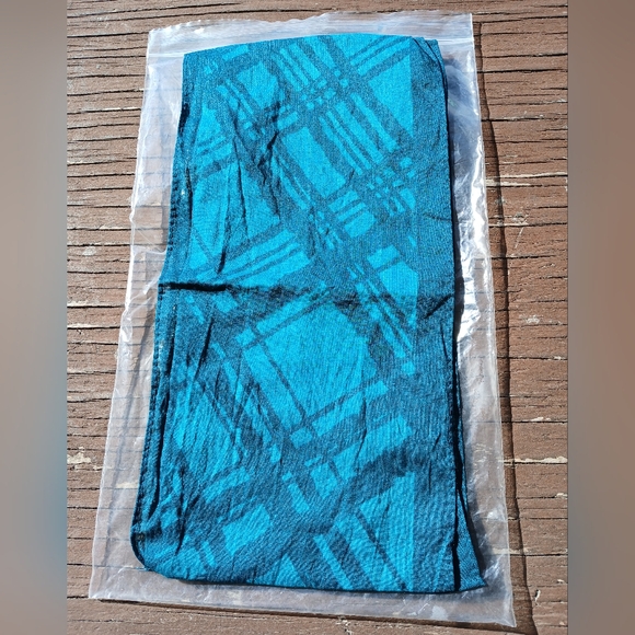 Thirty-One Neck Scarf, Tartan - Picture 3 of 5